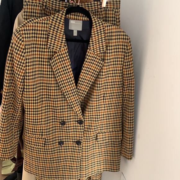 Two piece patterned suit - Picture 8 of 13